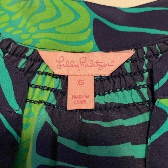 Lilly Pulitzer under the palms Elsa blouse size xs - Picture 2 of 8